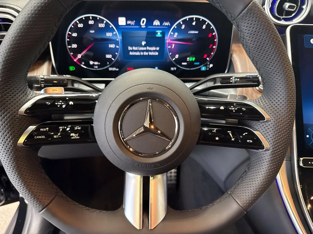 New 2027 Black Mercedes-Benz GLC 300 image 31