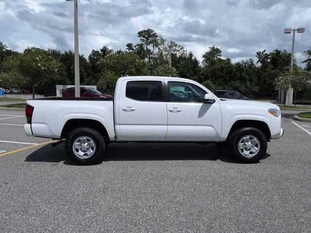 Certified Used 2022 White Toyota SR image 3