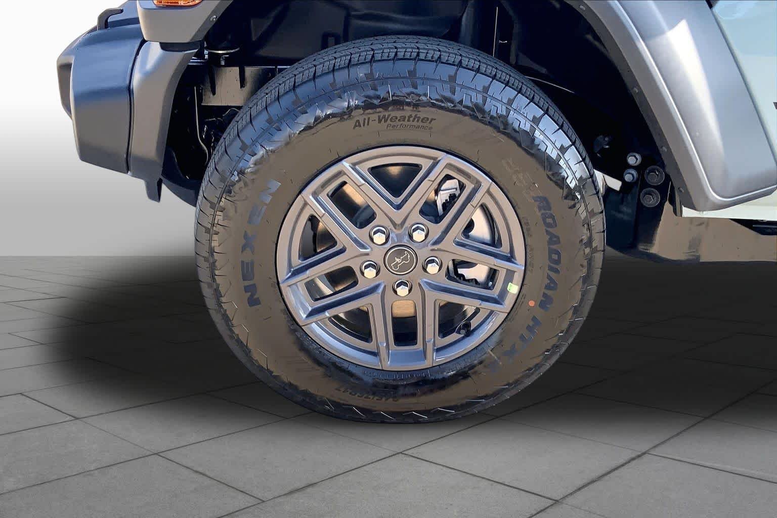 New 2026 Earl Clearcoat Jeep Sport S image 11