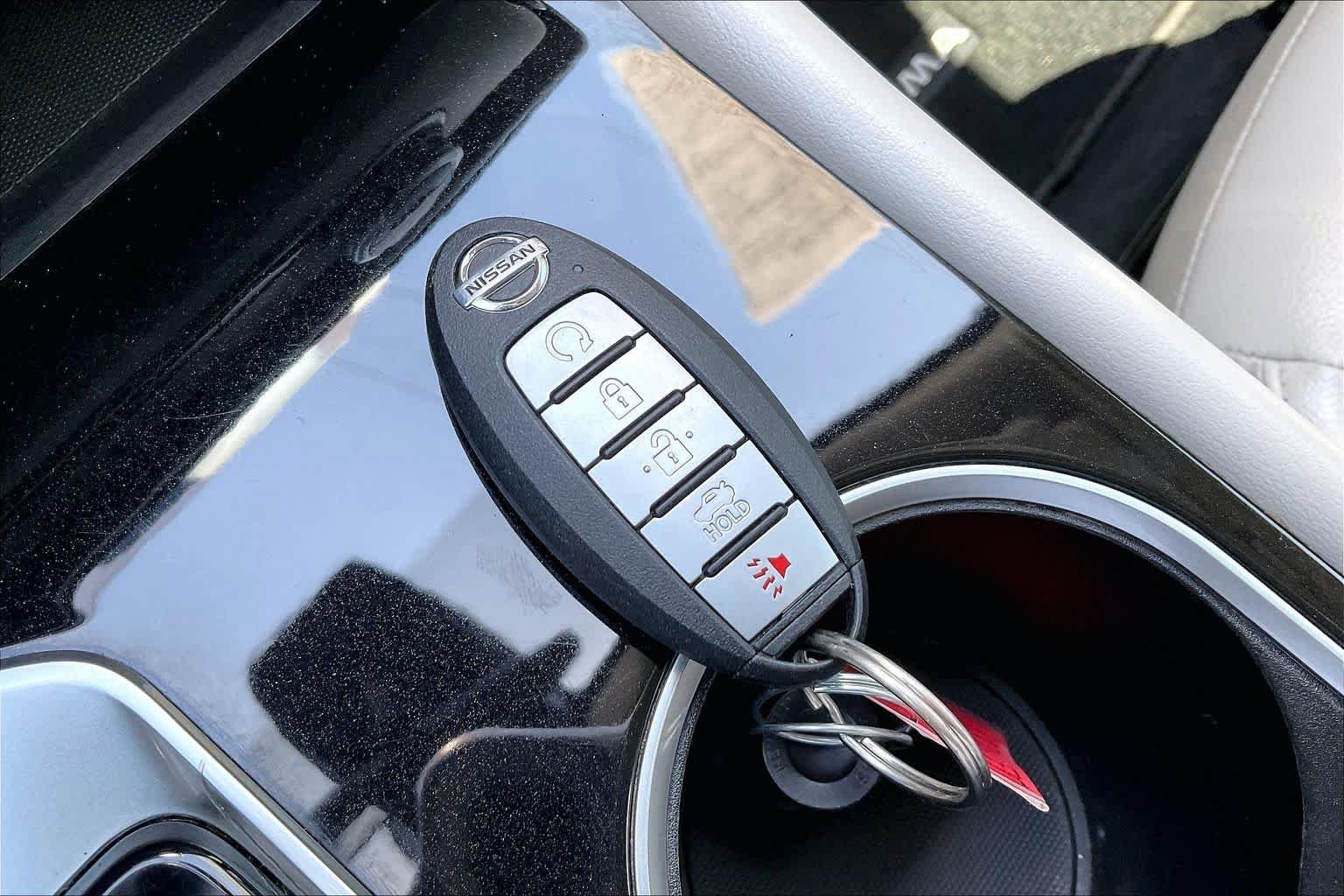 Used 2022 Scarlet Ember Nissan 2.5 SL image 15