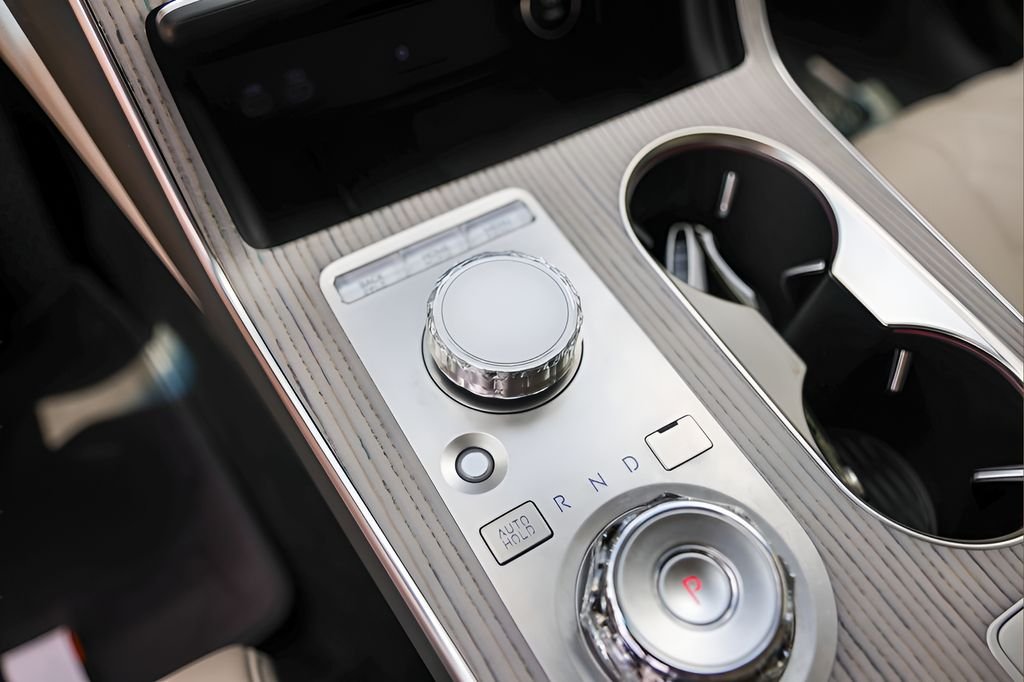 Used 2025 White Genesis 3.5T Prestige image 19