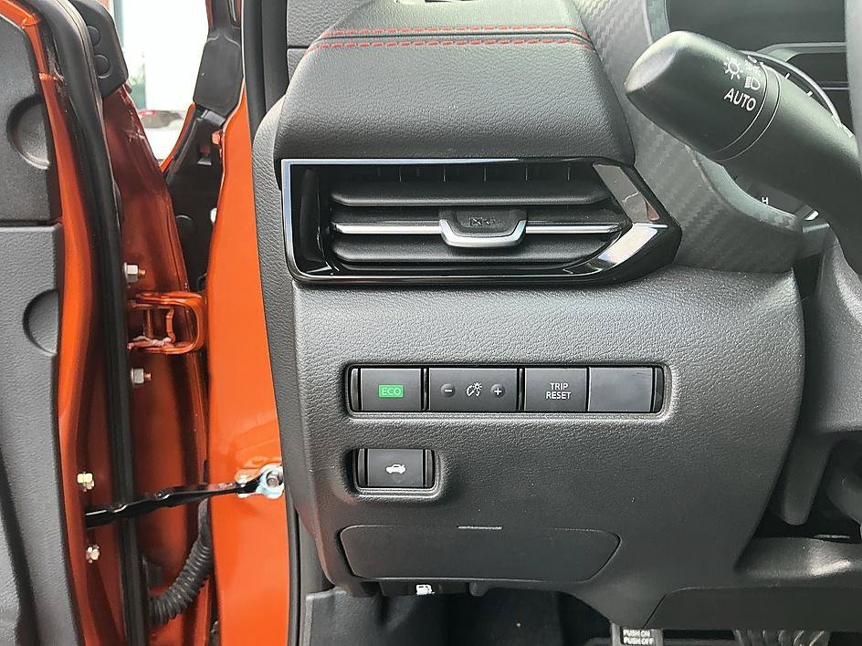 Used 2025 Monarch Orange Metallic/Super Black Nissan SR image 13