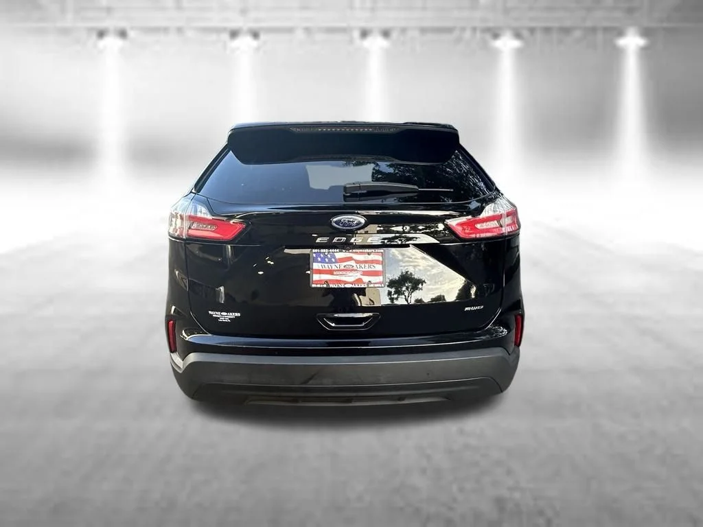 Certified Used 2024 Black Metallic Ford SE image 5