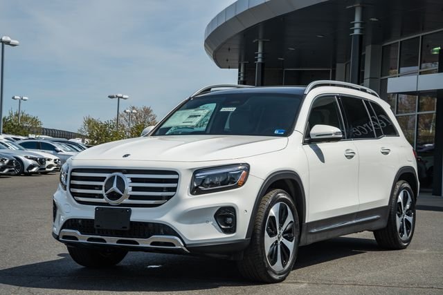 New 2026 Polar White Mercedes-Benz GLB 250 image 3