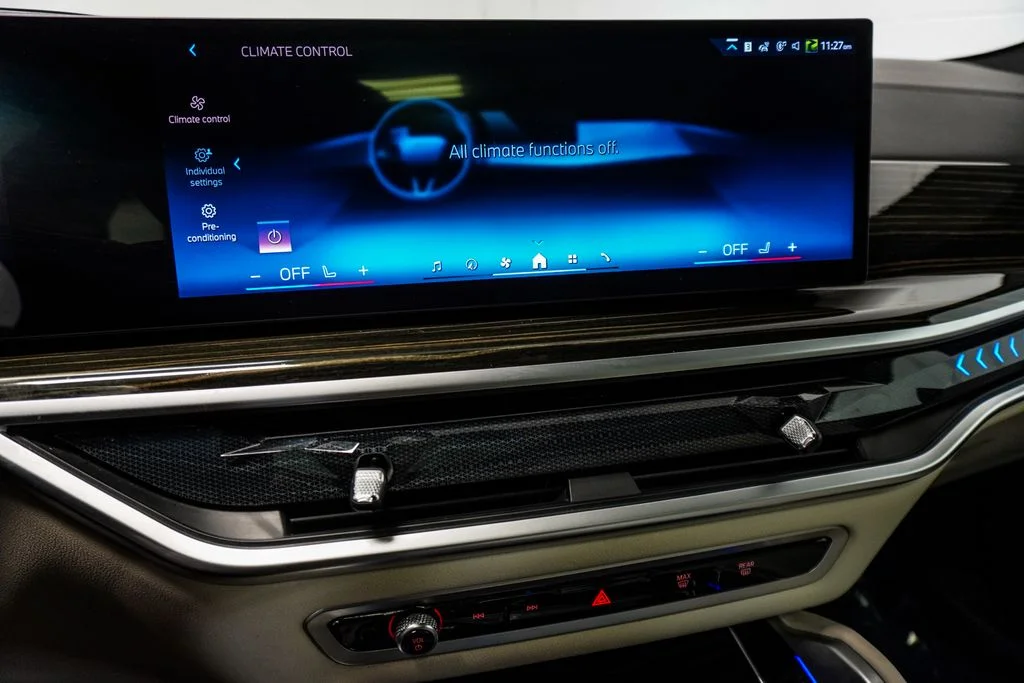 Used 2024 Black BMW xDrive40i image 27