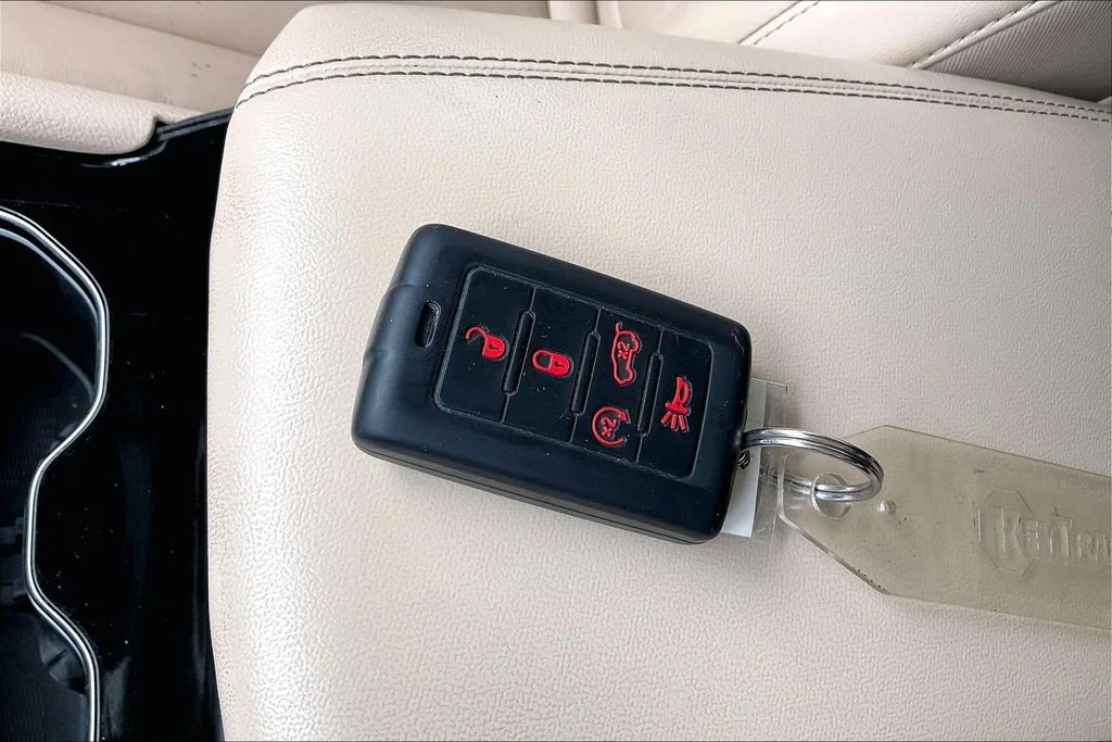 Used 2021 Red Jeep Limited image 36