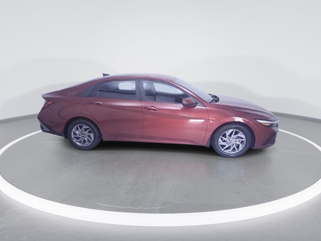Used 2024 Hyundai Elantra SEL with VIN KMHLM4DGXRU707009 for sale in Somerset, KY