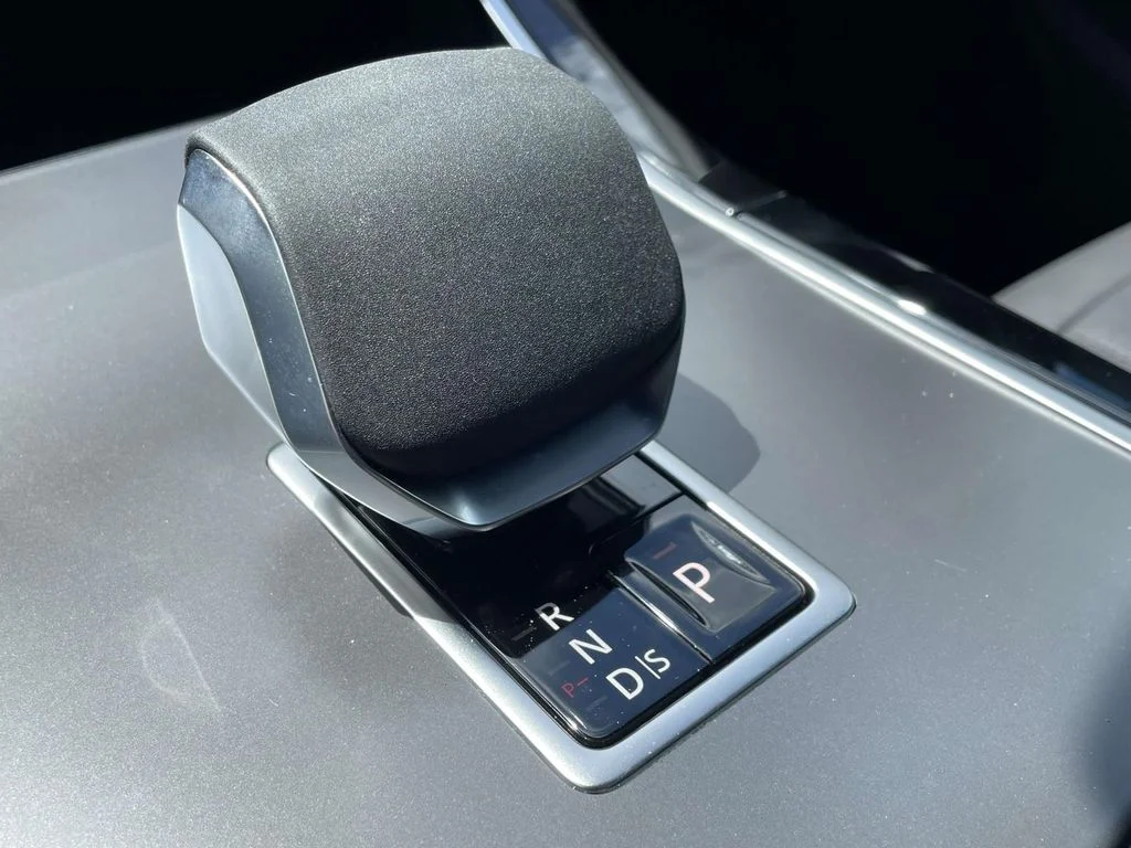 New 2026 Santorini Black Land Rover S image 31