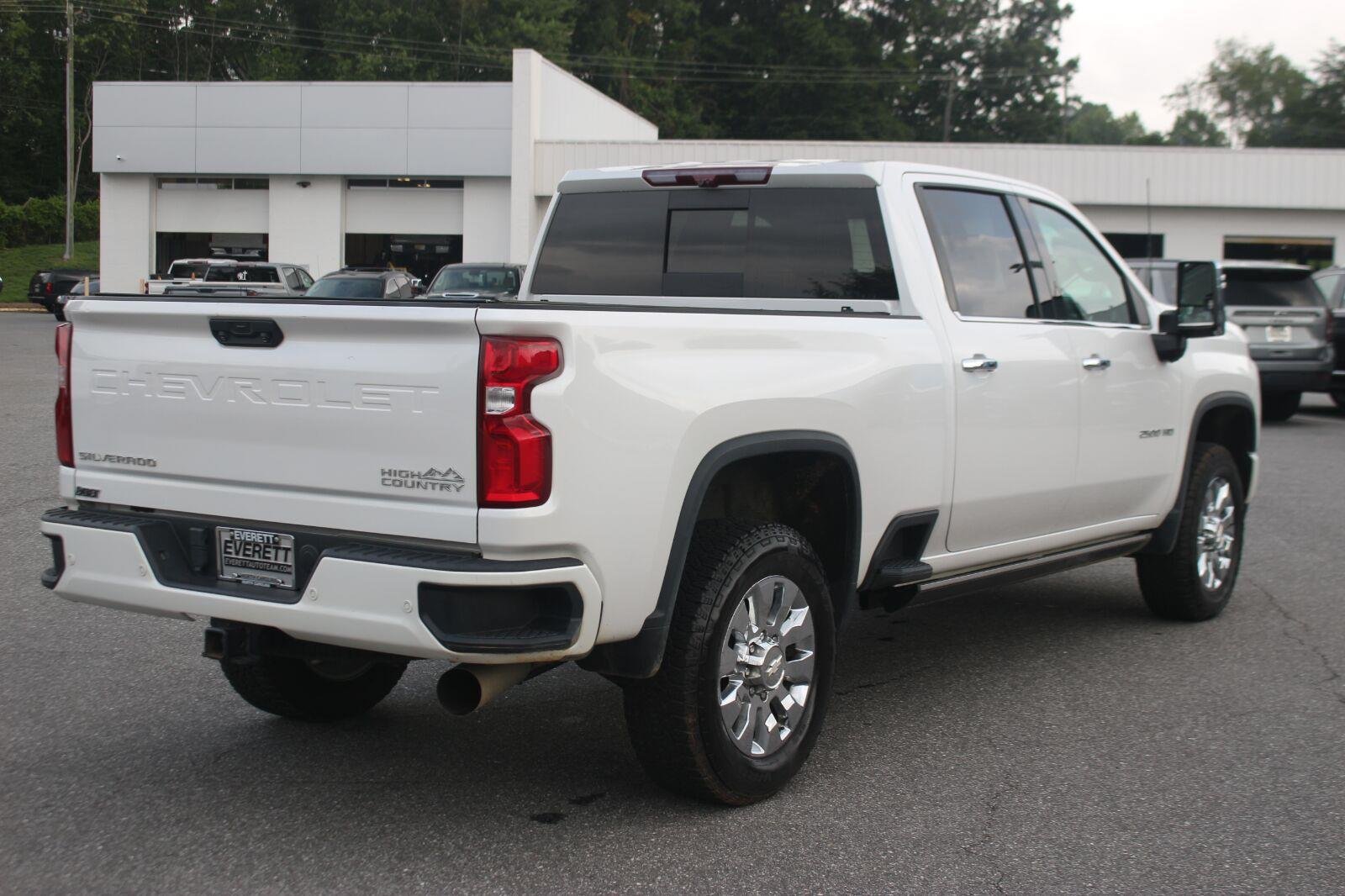Used 2023 IRIDESCENT PEARL TRICOAT Chevrolet High Country image 7