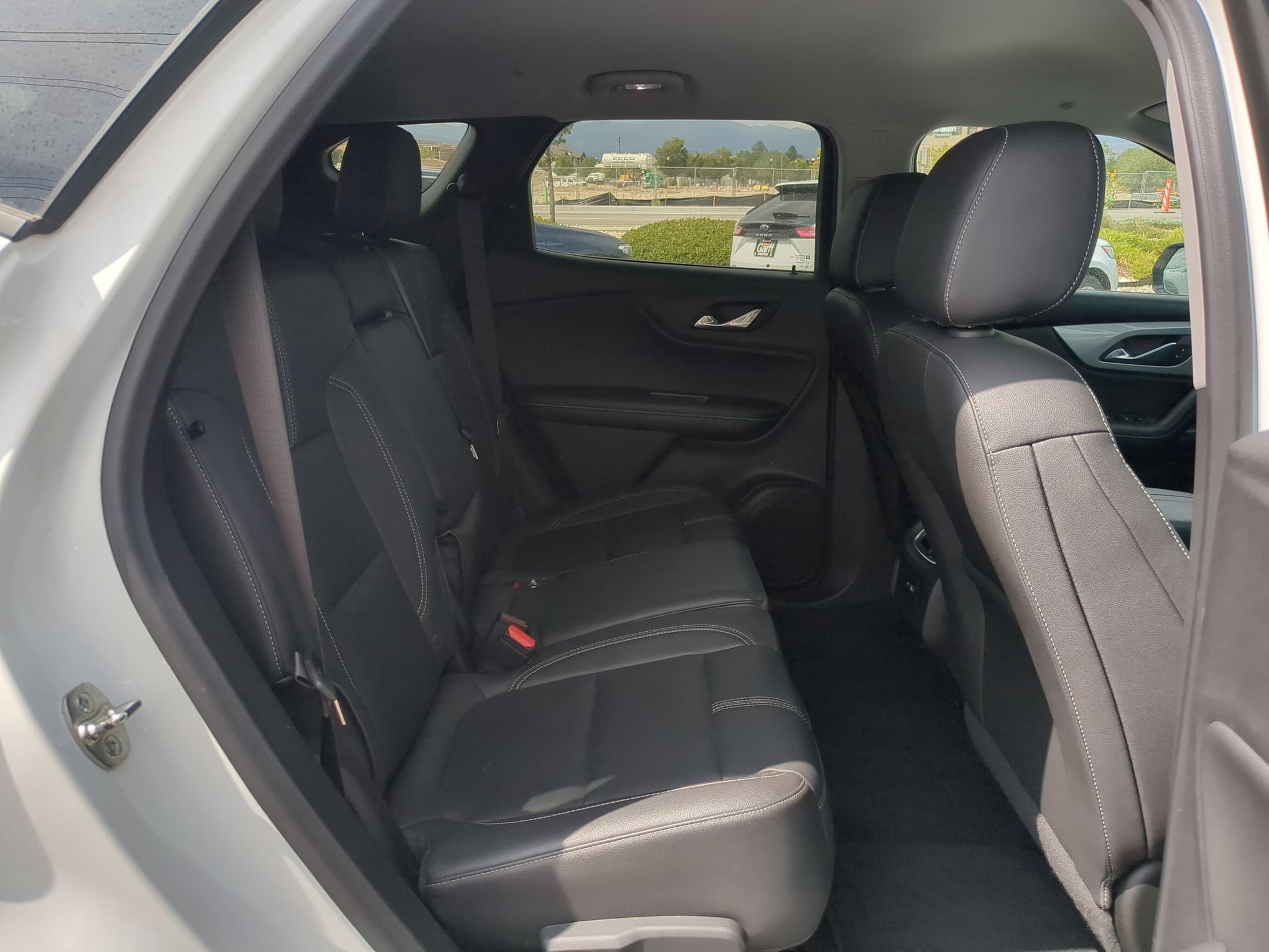 Used 2024 Summit White Chevrolet LT image 29