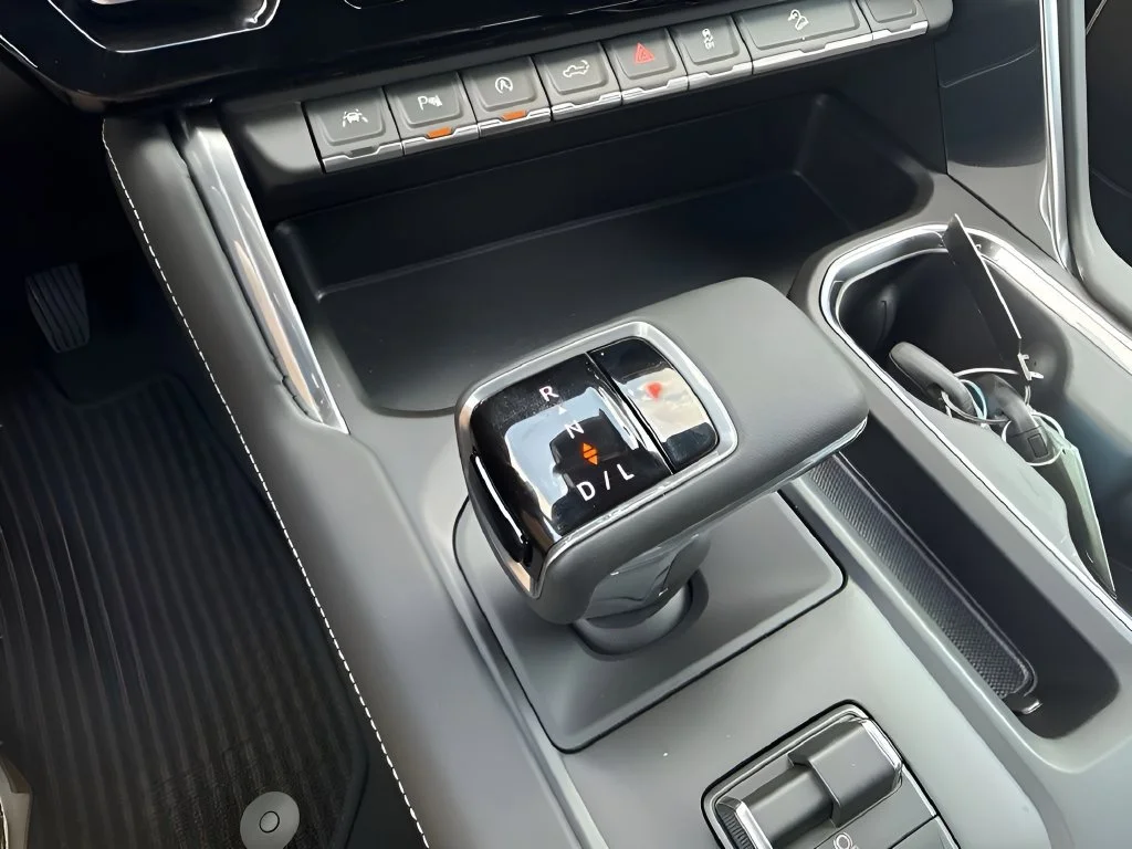 New 2026 Glacier White Tricoat GMC Denali Ultimate image 18