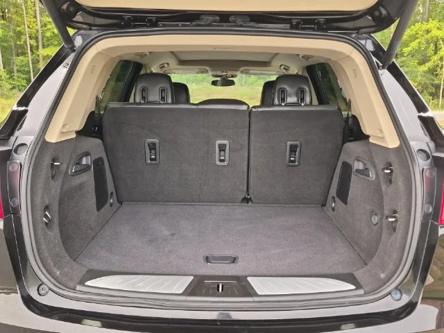 Used 2017 Black Buick Essence image 23