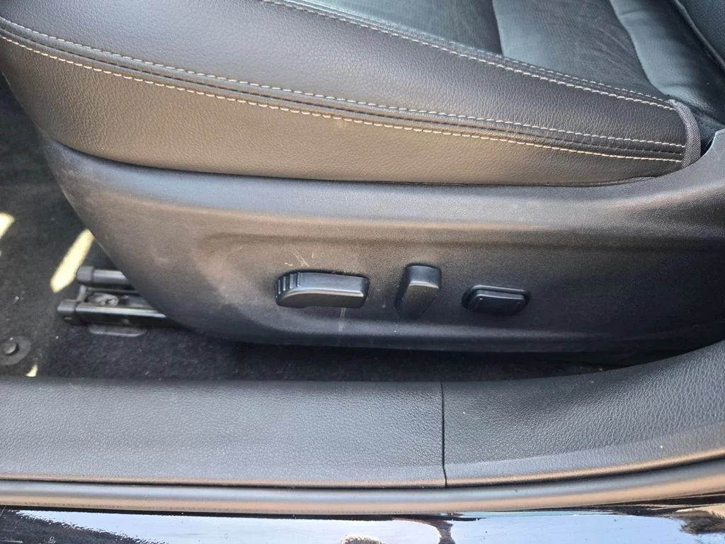 Used 2019 Black Nissan 2.5 SL image 13