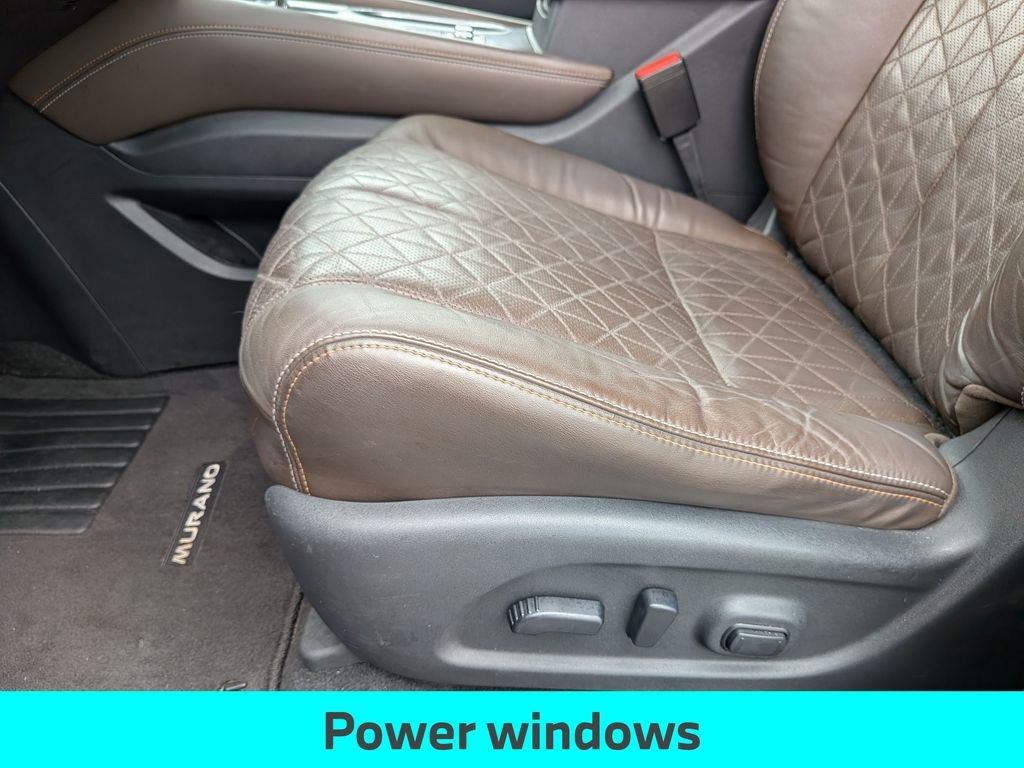 Used 2021 Black Nissan Platinum image 17