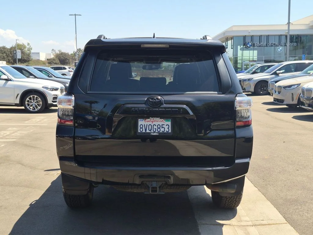 Used 2020 Black Toyota Venture image 7