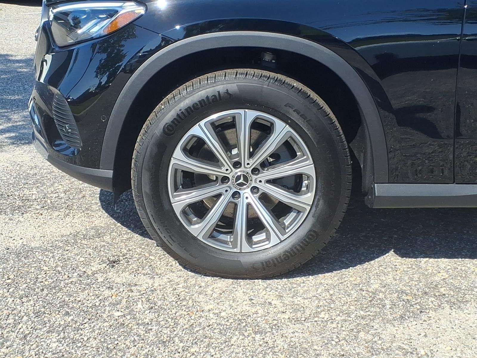 New 2026 BLACK Mercedes-Benz GLC 300 image 10