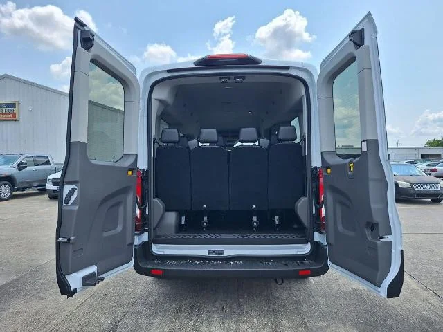 New 2026 Oxford White Ford Passenger Van XL image 32