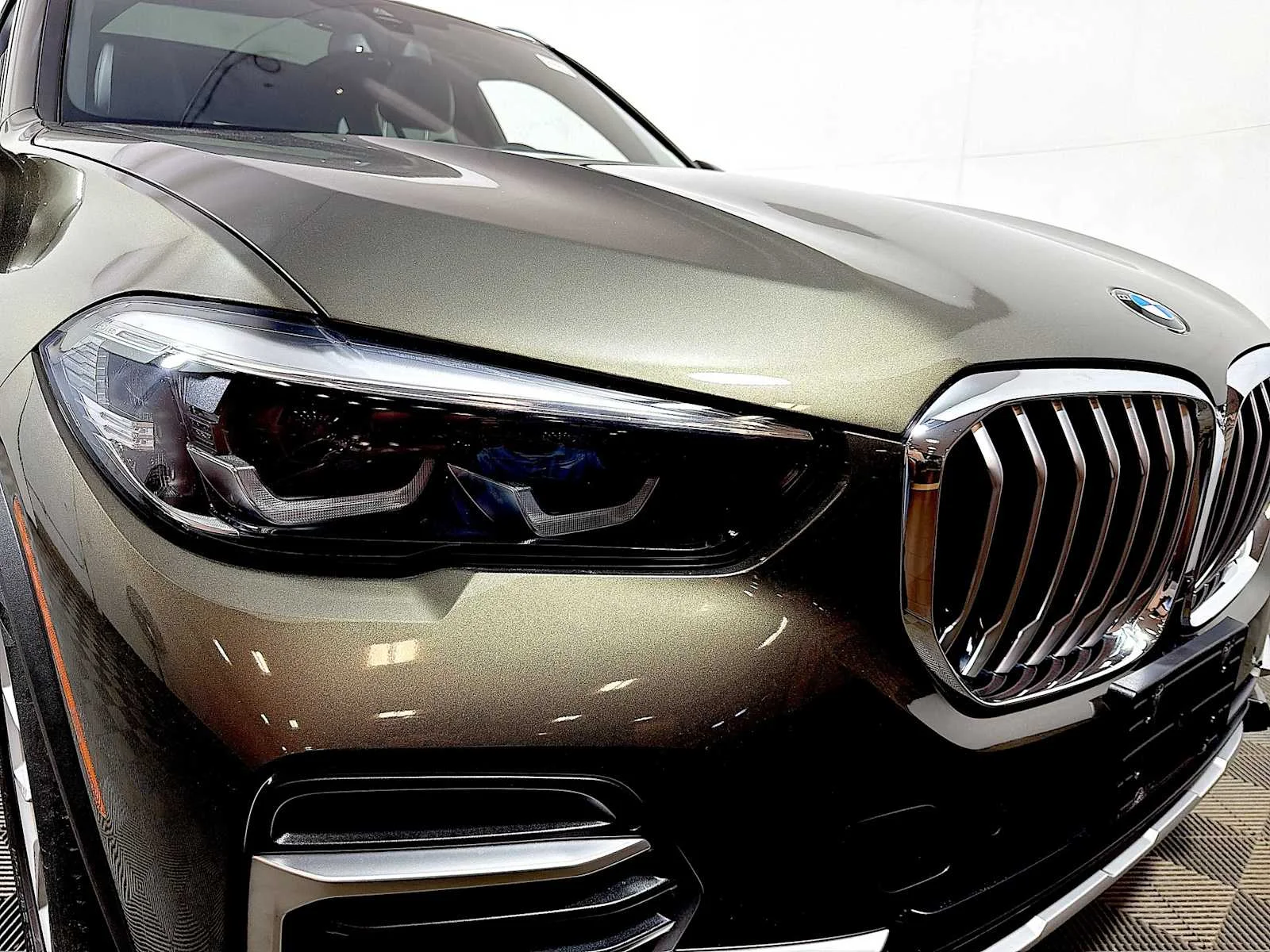 Certified Used 2023 Manhattan Green Metallic BMW xDrive40i image 25