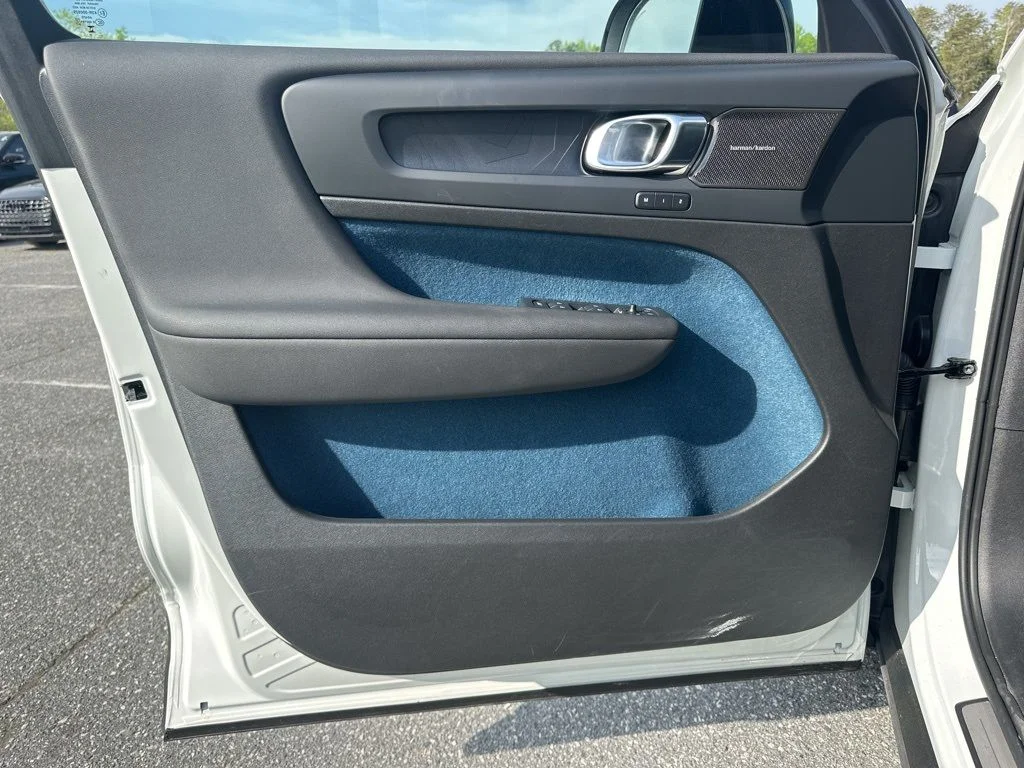 2023 Volvo C40 Ultimate - Photo 26