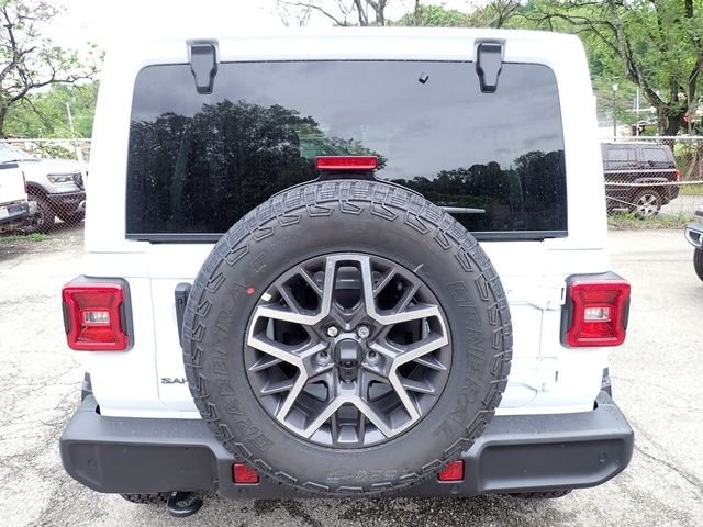 New 2026 Bright White Clear-Coat Exterior Paint Jeep Sahara image 4