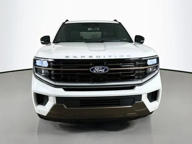 New 2027 Star White Metallic Tri-Coat Ford King Ranch image 2