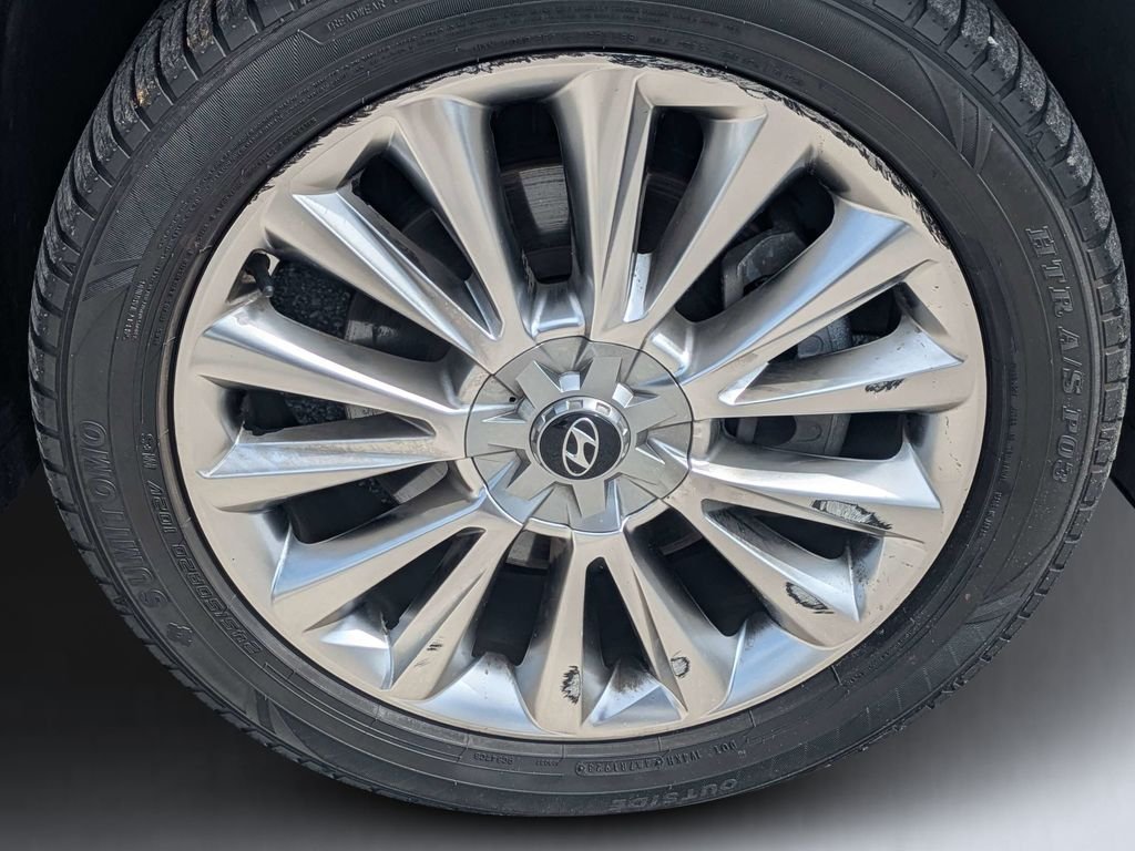 Used 2020 Silver Hyundai Limited image 11