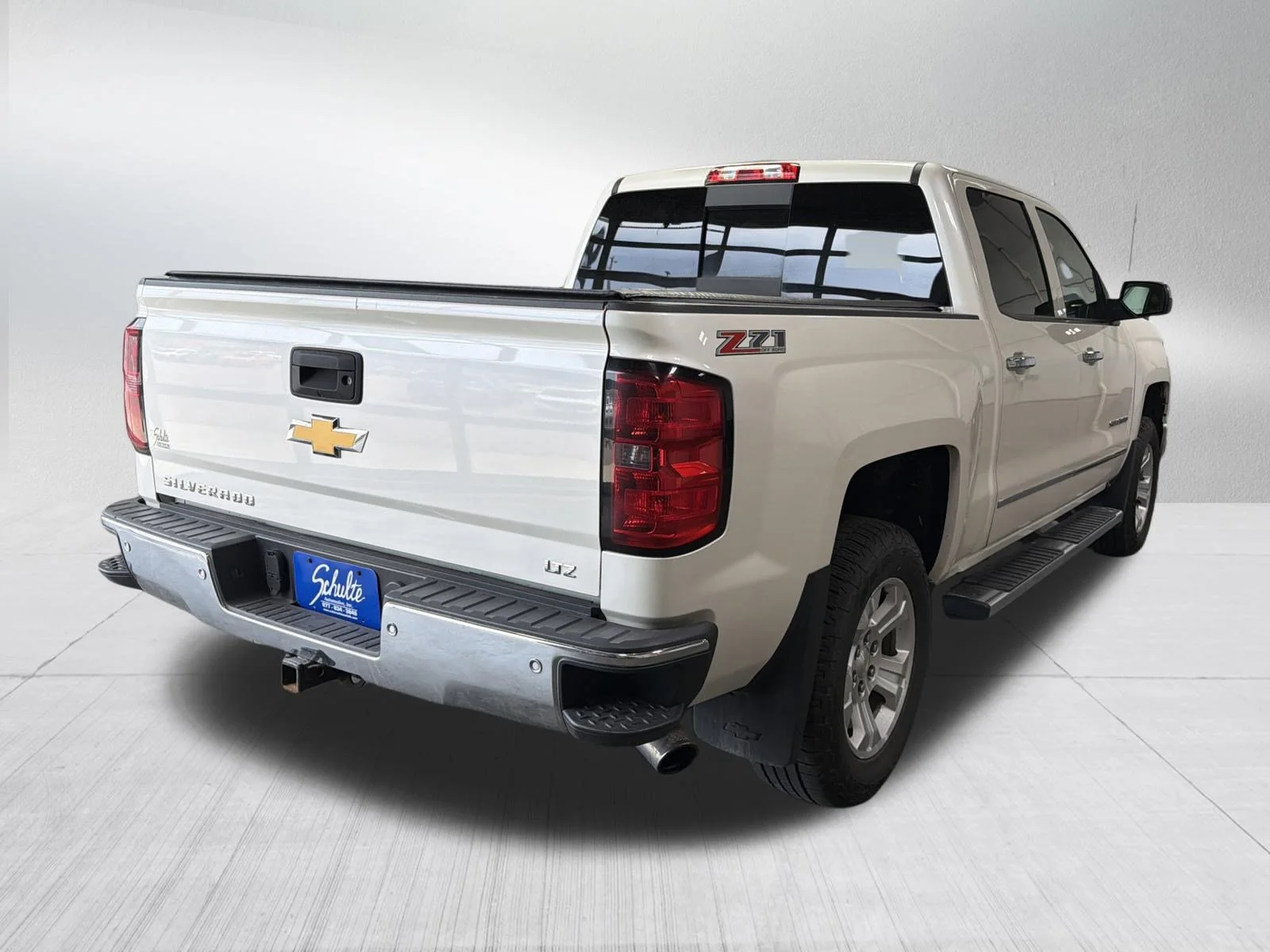 Used 2014 White Diamond Tricoat Chevrolet LTZ image 7