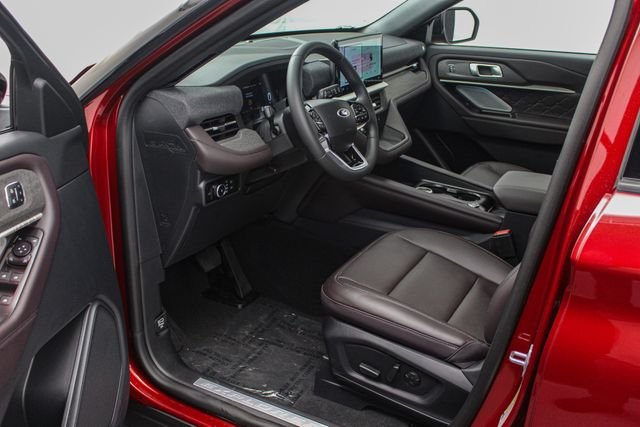 New 2027 Ruby Red Metallic Tinted Clearcoat Ford Platinum™ image 14