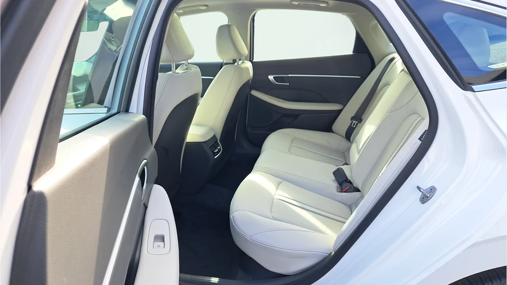 Used 2026 White Hyundai SEL image 10