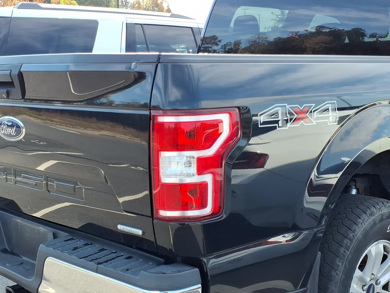 Used 2018  FORD  image 13