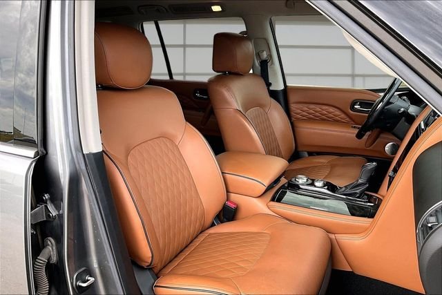 Used 2020  INFINITI  image 7