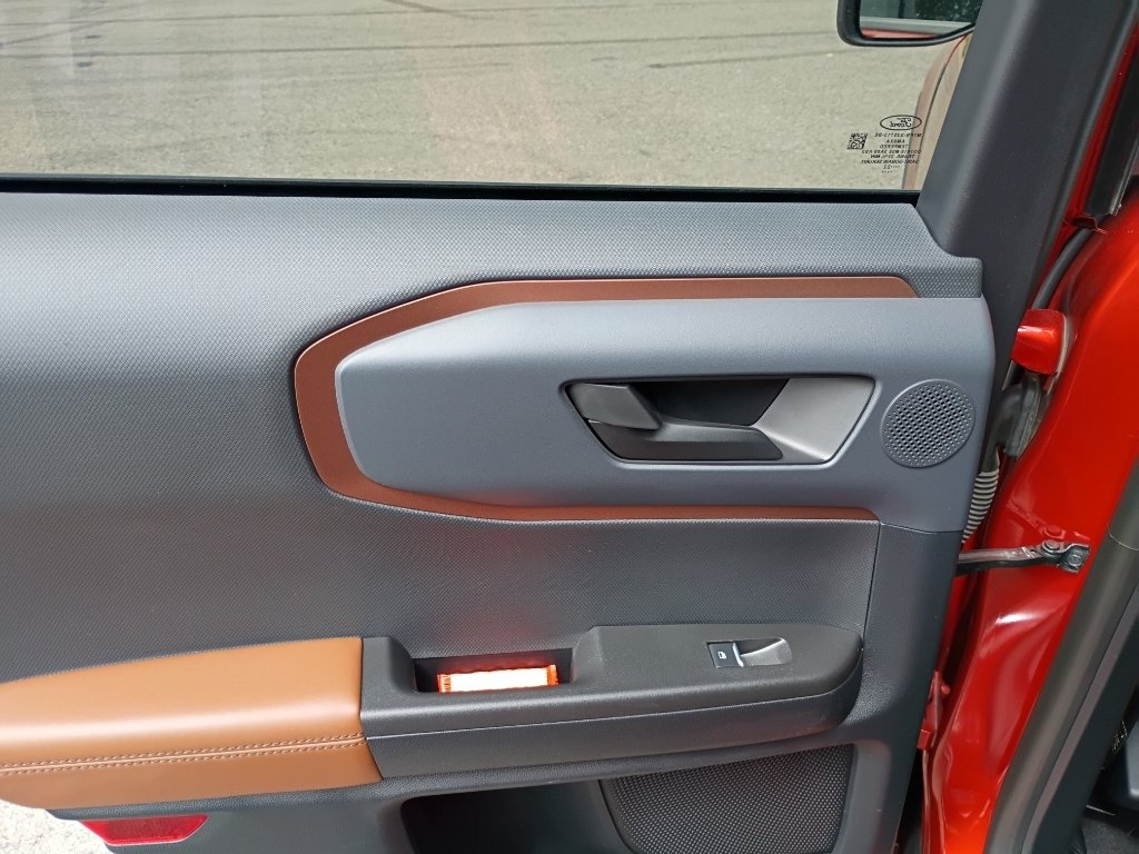Used 2022 Hot Pepper Red Tinted Clearcoat Ford Outer Banks image 18