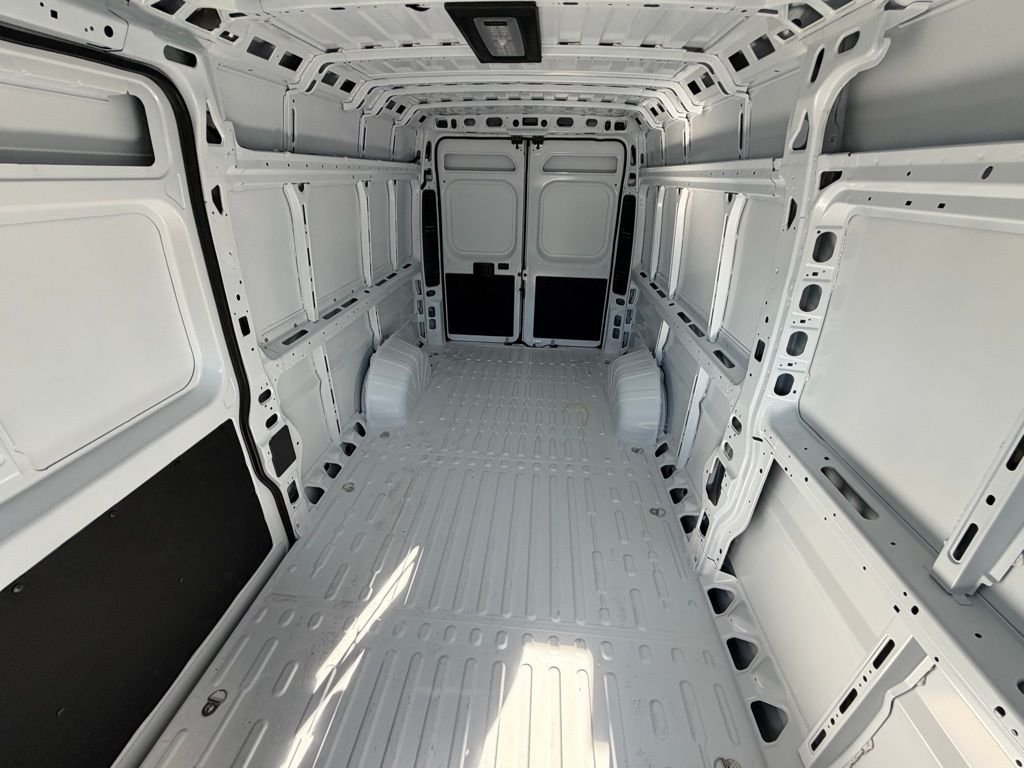 New 2026 Bright White Clear-Coat Exterior Paint RAM High Roof image 12