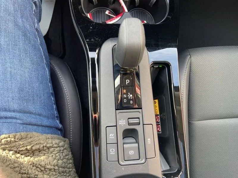 2026 Toyota Prius XLE - Photo 18