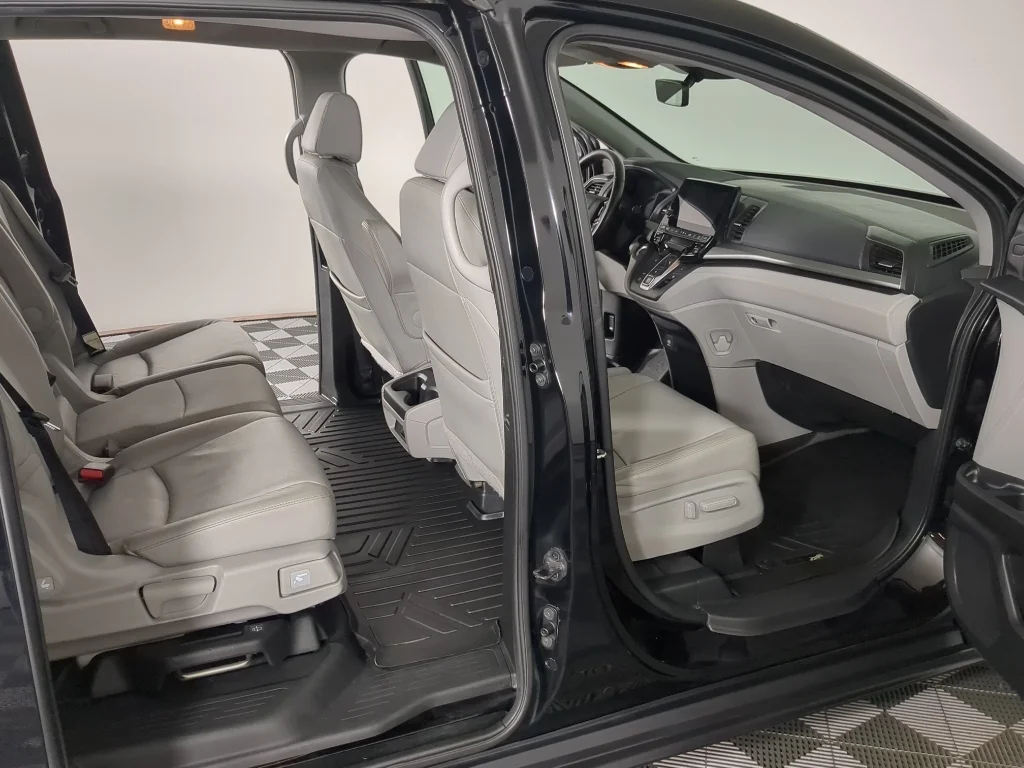 Used 2018 Black Honda EX-L image 22