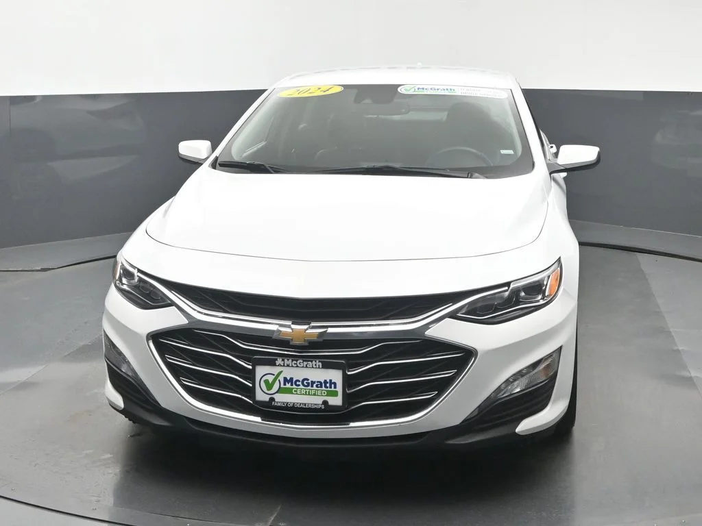 Used 2024 White Chevrolet LT image 7