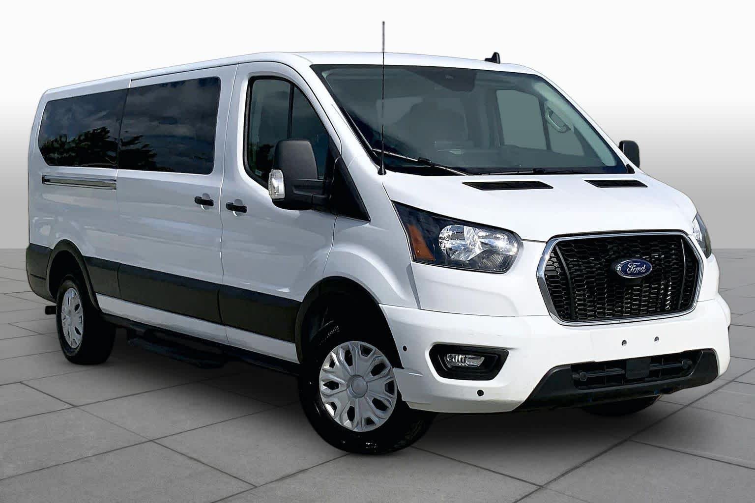 Used 2025 Oxford White Ford XLT image 3