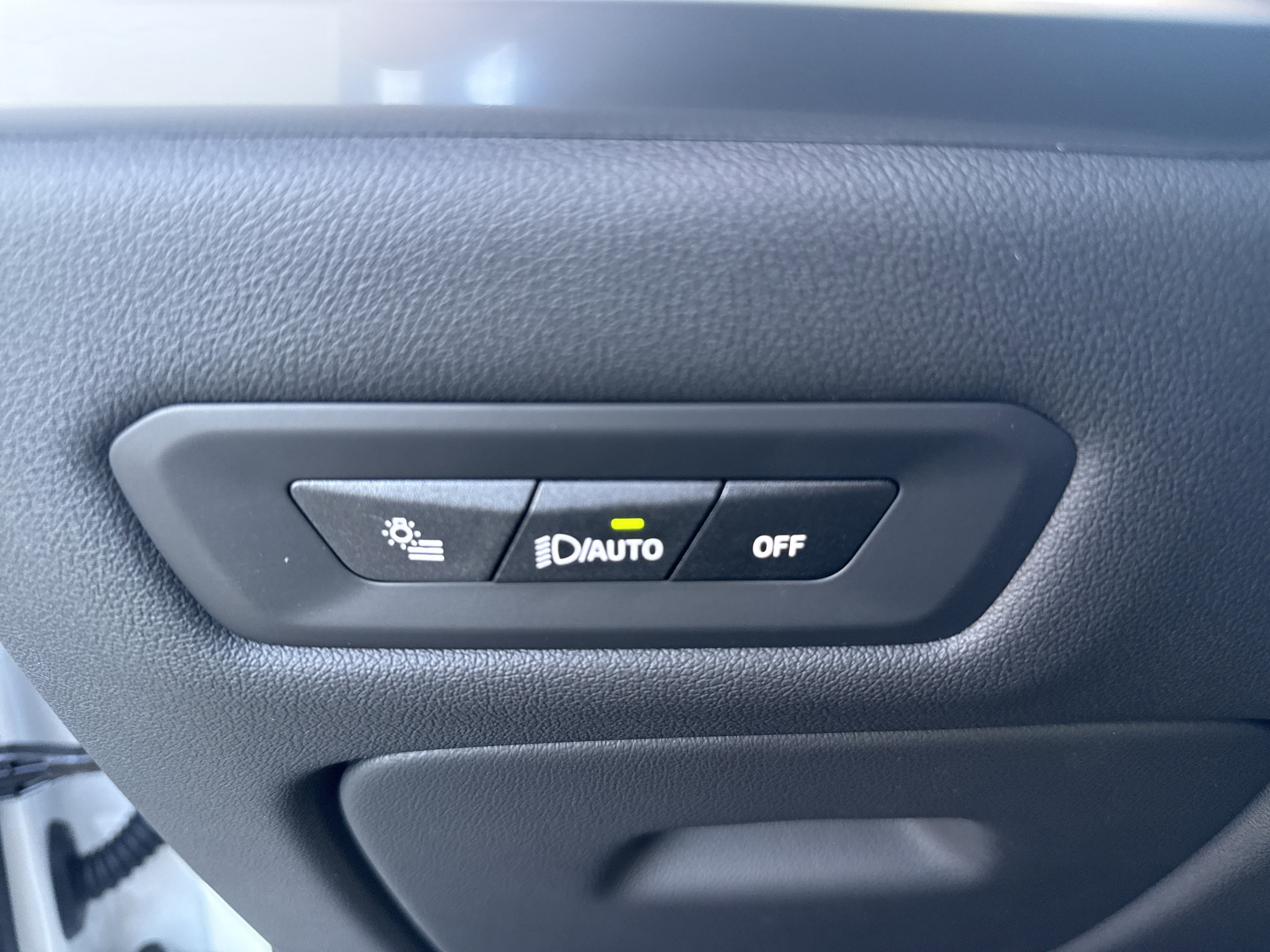 New 2026 0300 Alpine White BMW xDrive40i image 21
