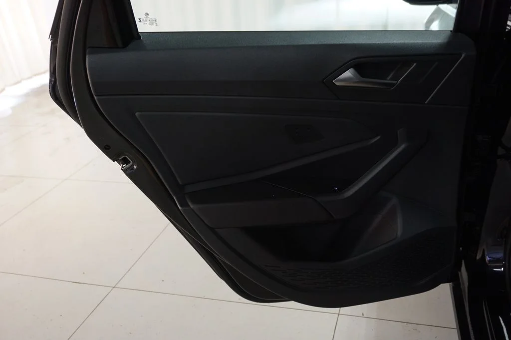Used 2024 Deep Black Volkswagen 1.5T SE image 27