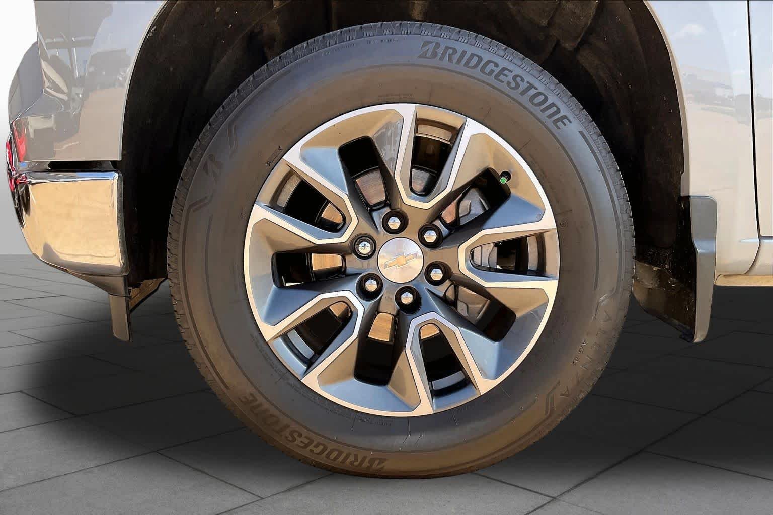Used 2024 Slate Gray Metallic Chevrolet LT image 10