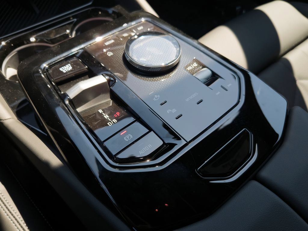 New 2027 Black Sapphire Metallic BMW eDrive40 image 10