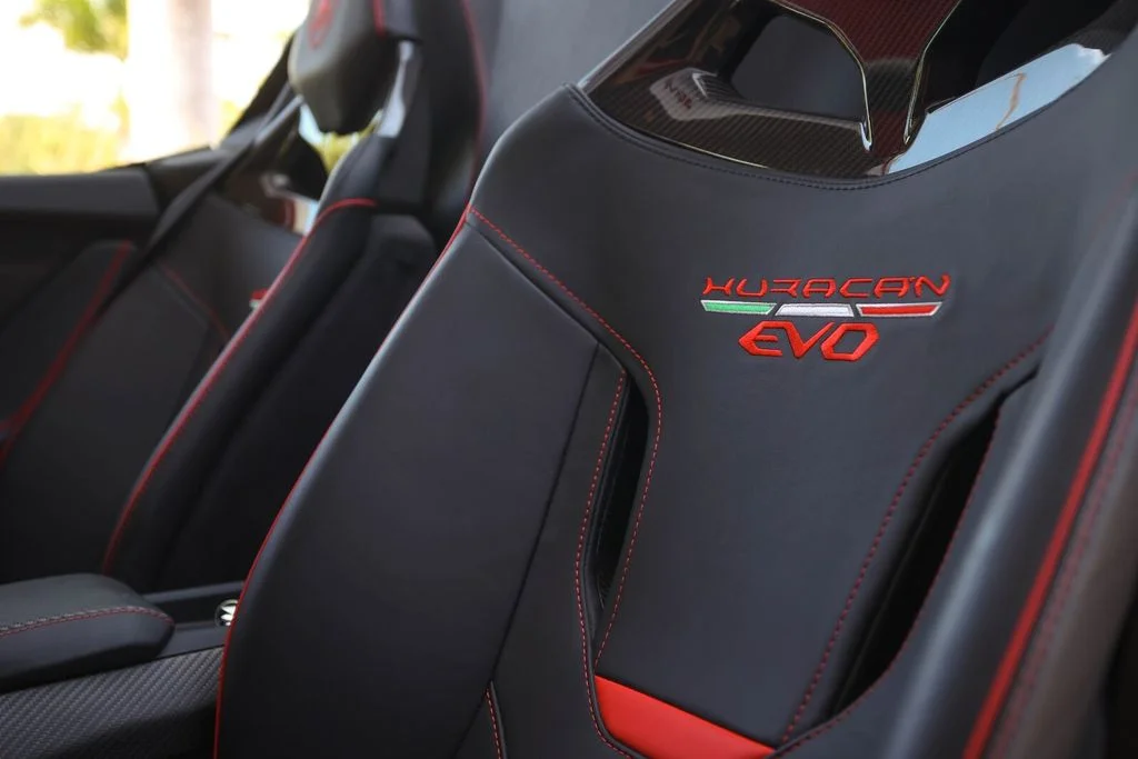 Used 2020 Nero Noctis Lamborghini Base image 48