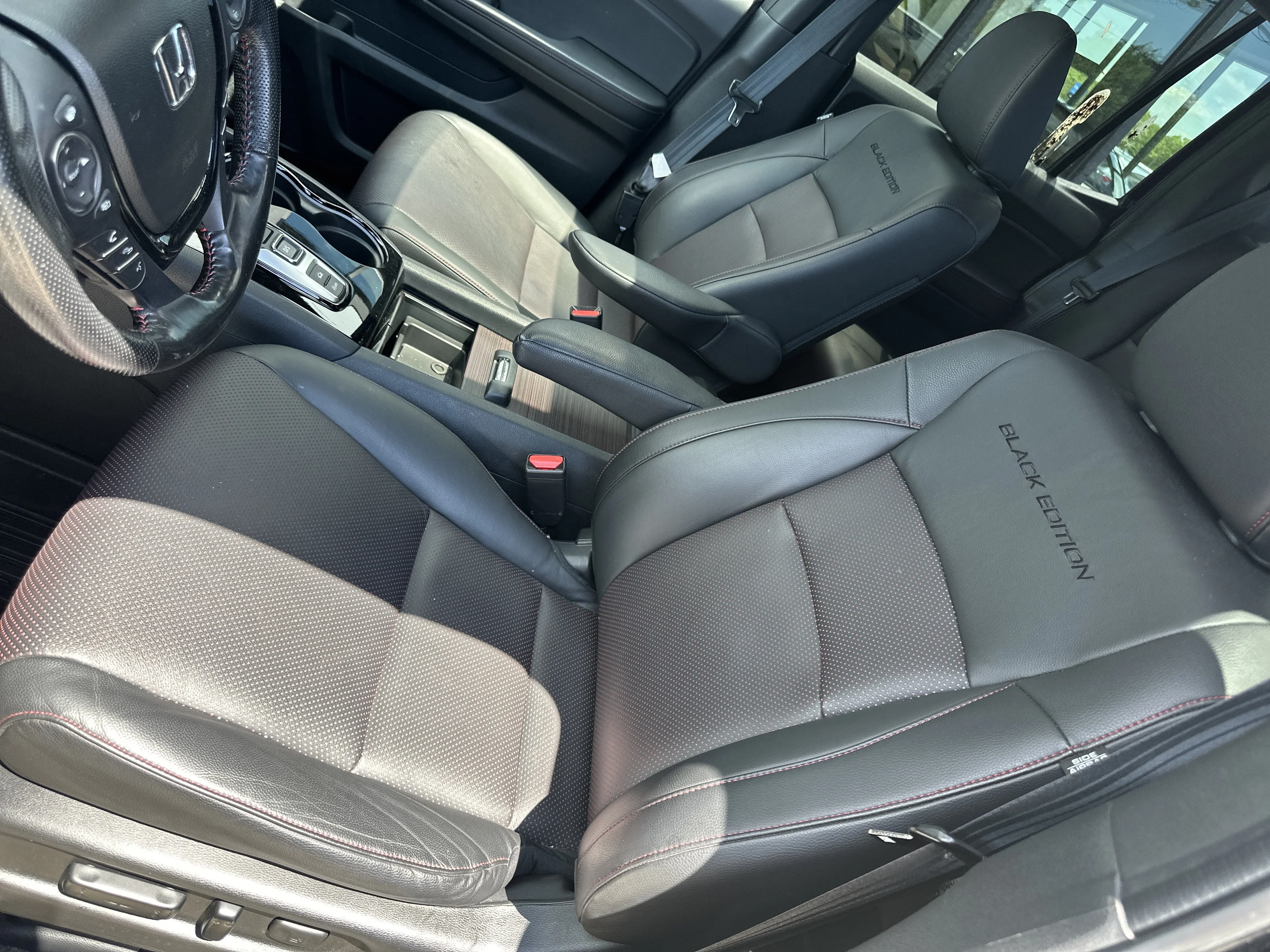 Used 2022 Crystal Black Pearl Honda Black Edition image 5