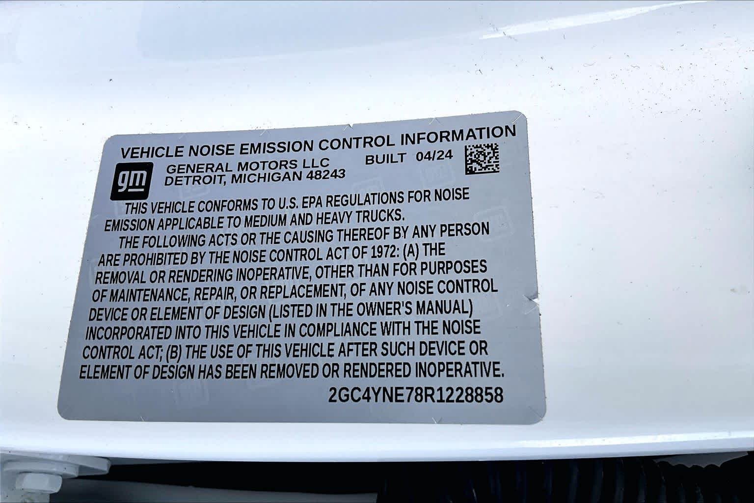 Used 2024 Summit White Chevrolet LT image 33