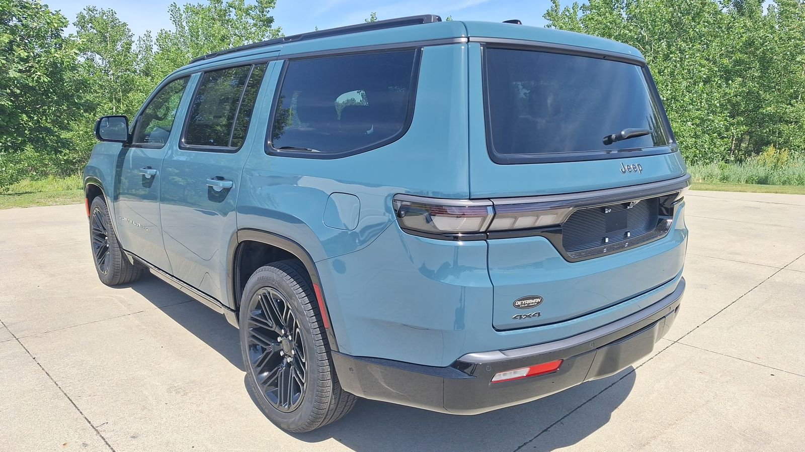 New 2026 Steel Blue Exterior Paint Jeep Limited Reserve image 6