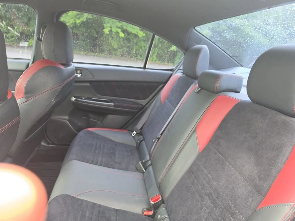 Used 2016  Subaru Base image 27