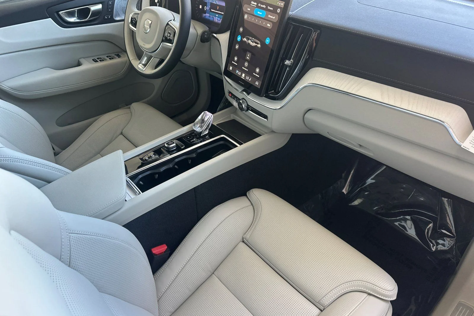New 2026 Forest Lake Volvo Ultra image 15
