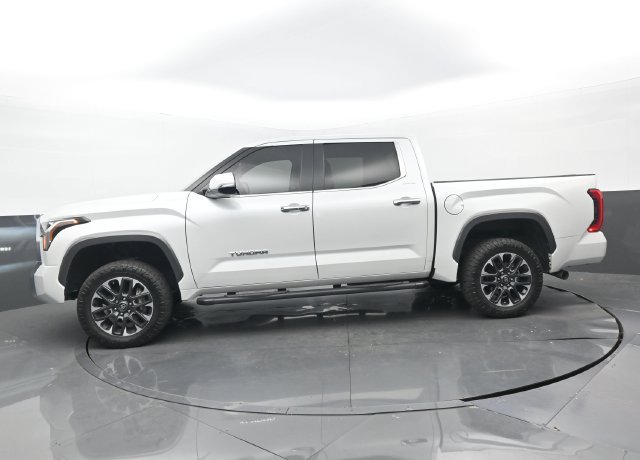 Used 2025 Wind Chill Pearl Toyota Limited image 21
