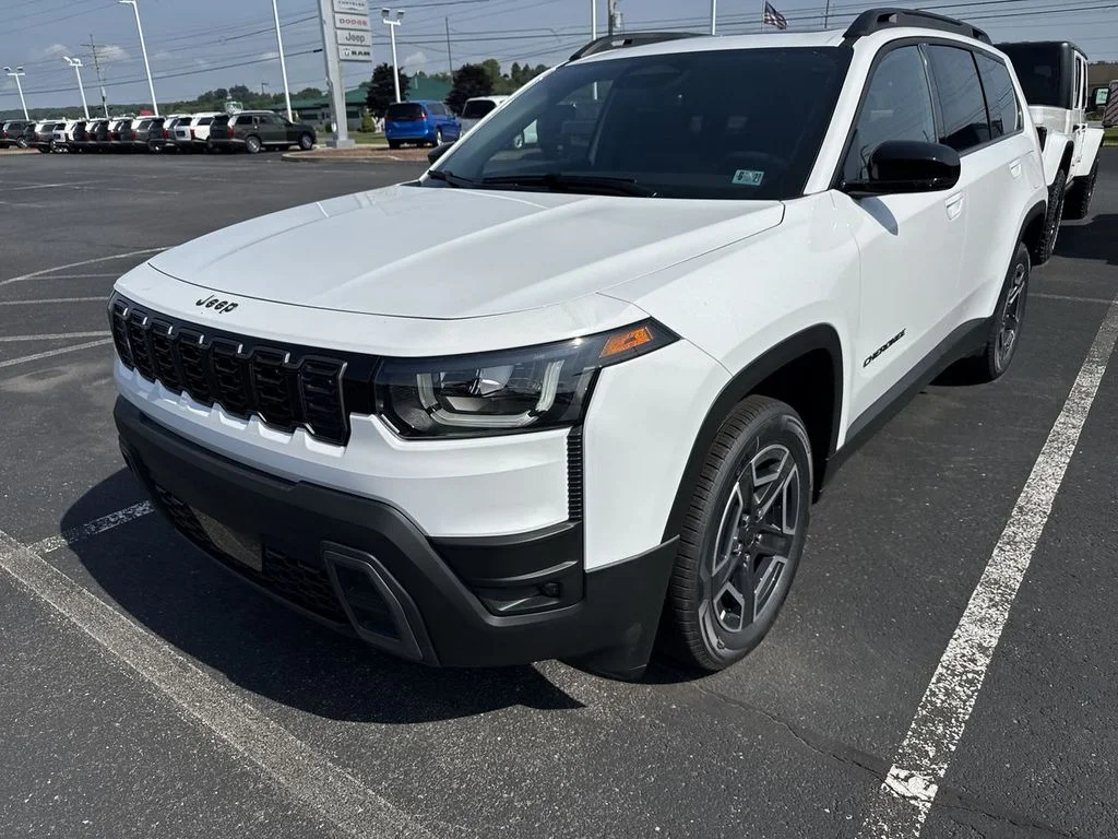New 2026 Bright White Clear-Coat Exterior Paint Jeep Limited image 4