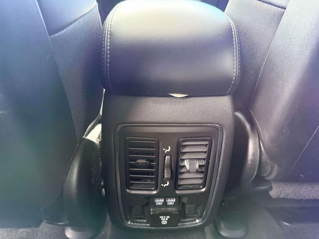 Used 2022 White Jeep Limited image 12
